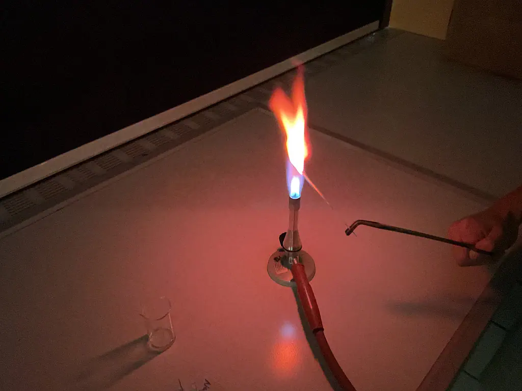 Chemie Flammenprobe Bunsenbrenner