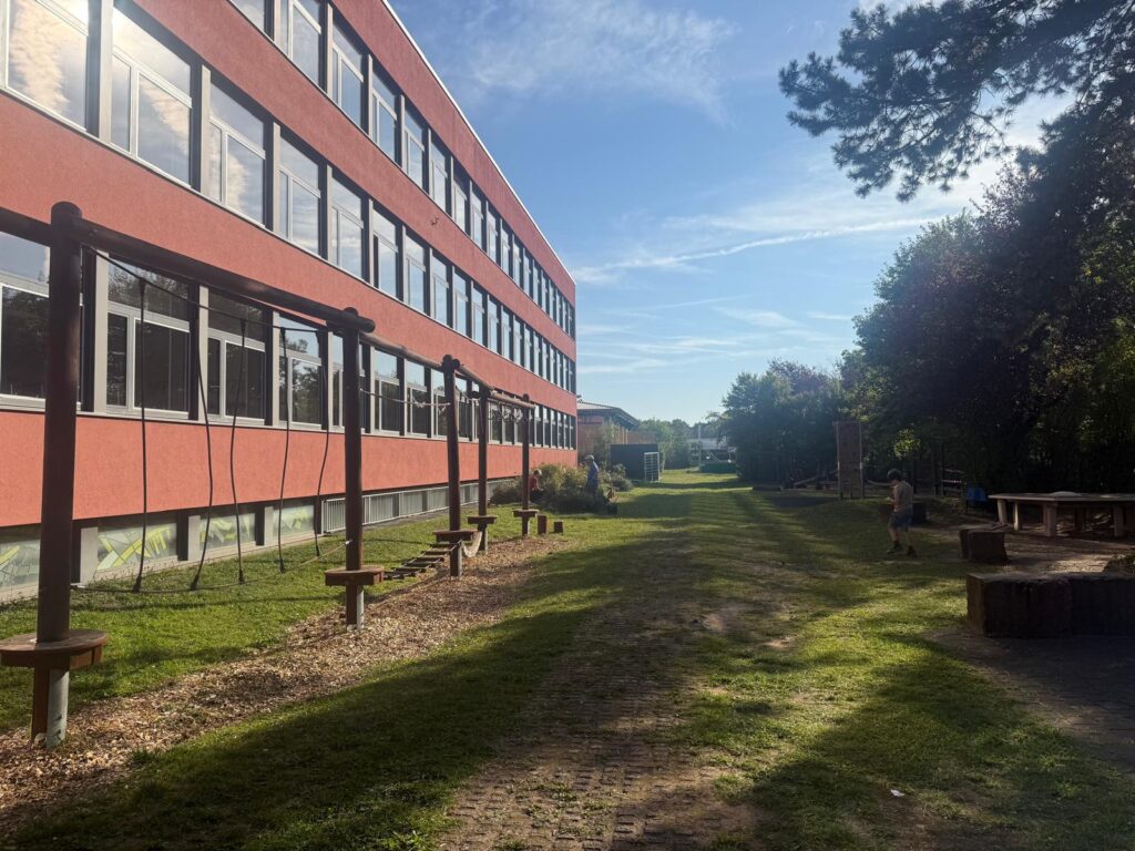 Es wird der Hortus am Freiwilligentag dargestellt.