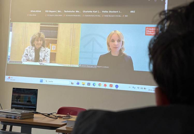 Blick auf den Screen während der Vidoekonferenz