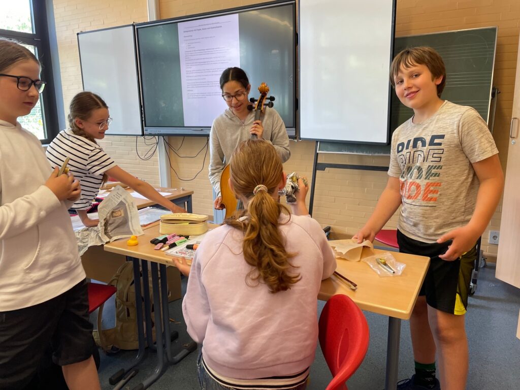 Schüler bei der Arbeit