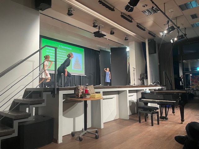 Darbietung auf der Bühne